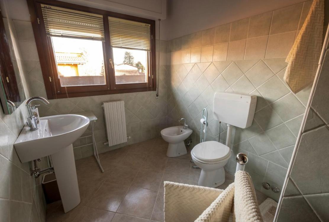 Appartamento In Villa Con Giardino A 300M Dal Lago Maggiore Castelletto sopra Ticino Eksteriør bilde